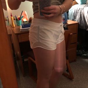 Lululemon hotty hot short - 2.5 inches